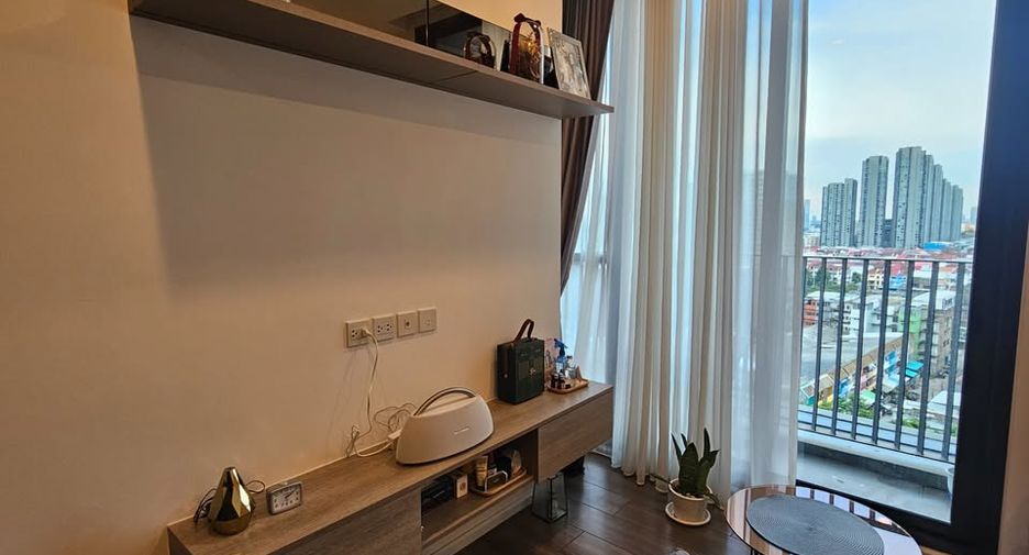 For rent 2 bedrooms condo in Bang Na, Bangkok