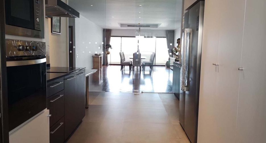 For rent 3 ベッドルーム condo in Watthana, Bangkok