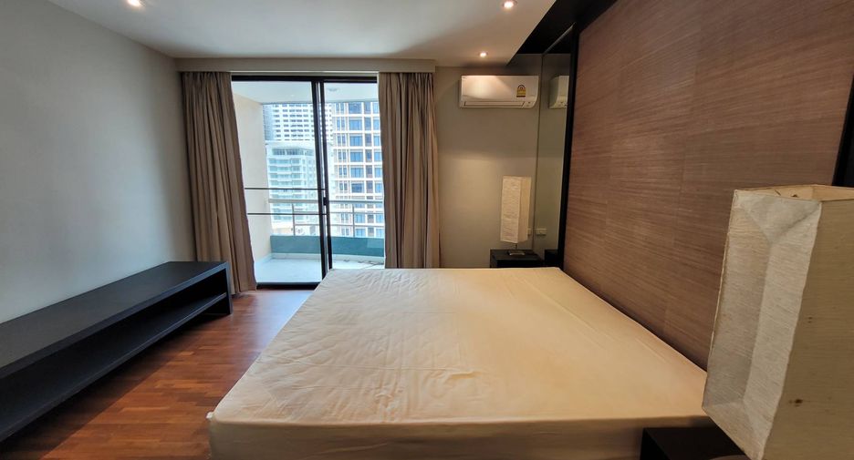 For rent 3 bedrooms condo in Pathum Wan, Bangkok