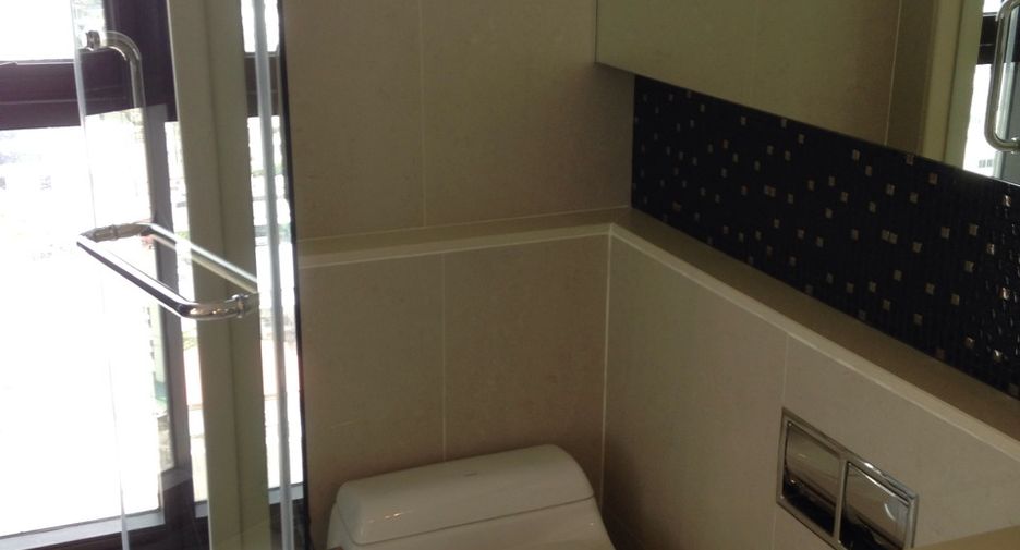For rent 2 bedrooms condo in Sathon, Bangkok