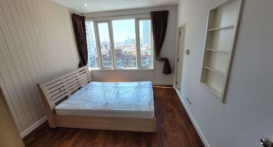 For rent 3 bedrooms condo in Khlong Toei, Bangkok