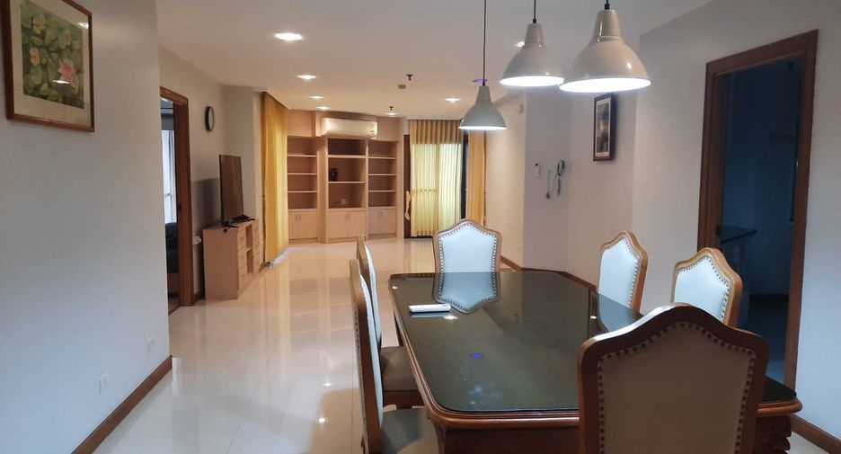 For rent 3 bedrooms condo in Watthana, Bangkok