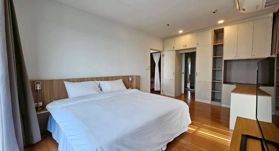 For rent and for sale 2 bedrooms condo in Watthana, Bangkok