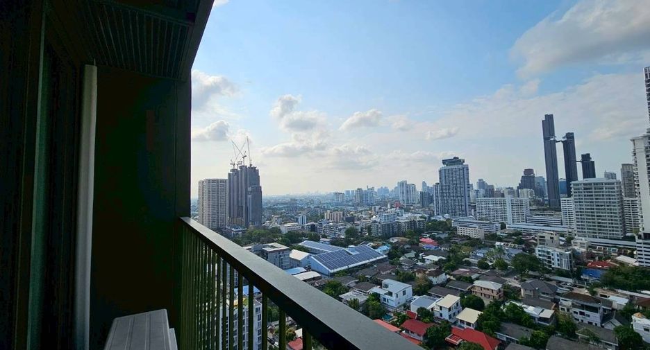 For rent and for sale 2 bedrooms condo in Watthana, Bangkok