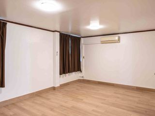 Reihenhaus zur Miete mit 3 Zimmer in Khlong Toei, Bangkok