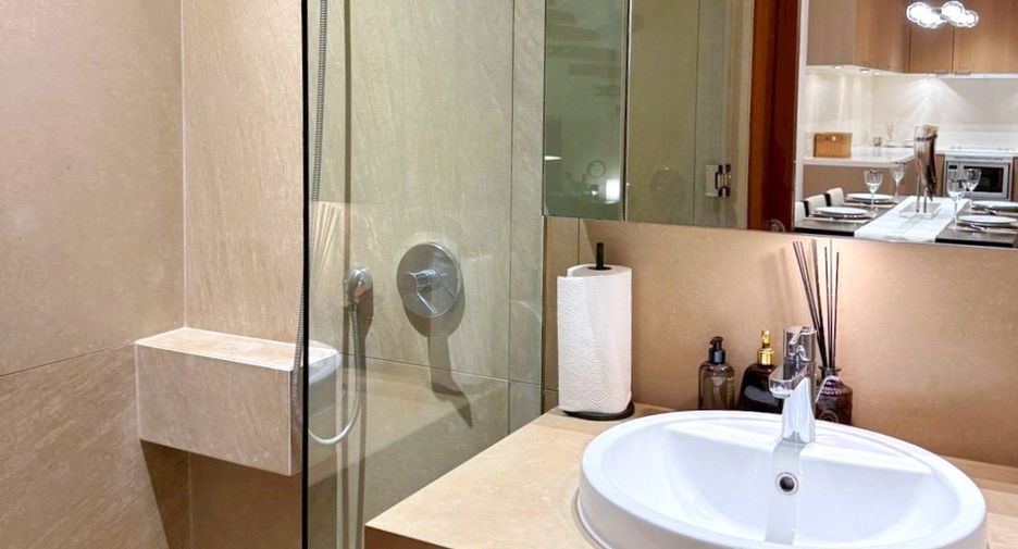 For rent 2 ベッドルーム condo in Sathon, Bangkok
