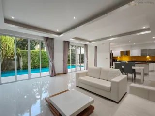 À louer 3 chambres villa à Bang Lamung, Chonburi