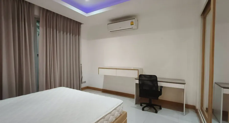 À louer 3 chambres villa à Bang Lamung, Chonburi