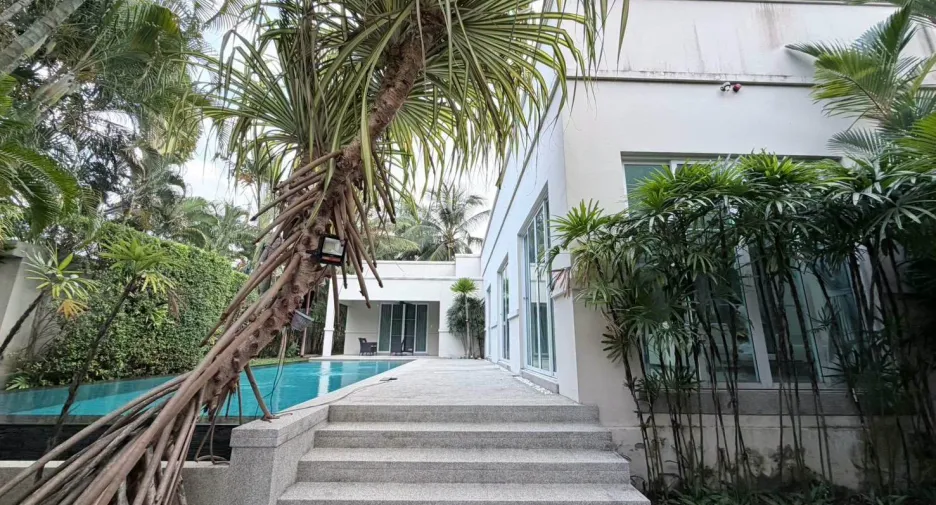 À louer 3 chambres villa à Bang Lamung, Chonburi