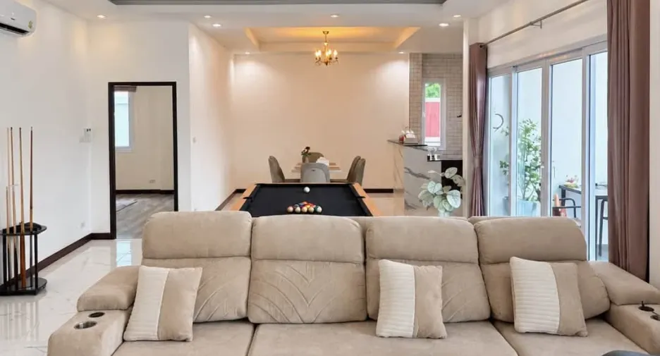 Villa zum Kauf mit 4 Zimmer in Bang Lamung, Chonburi