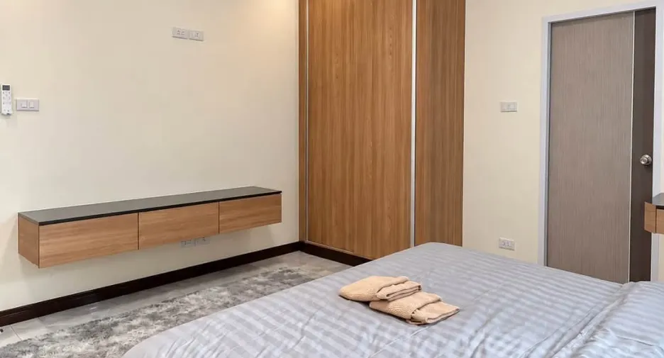 Villa zum Kauf mit 4 Zimmer in Bang Lamung, Chonburi