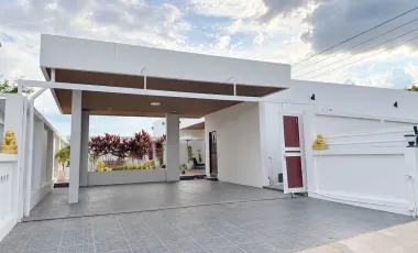 Villa zum Kauf mit 4 Zimmer in Bang Lamung, Chonburi