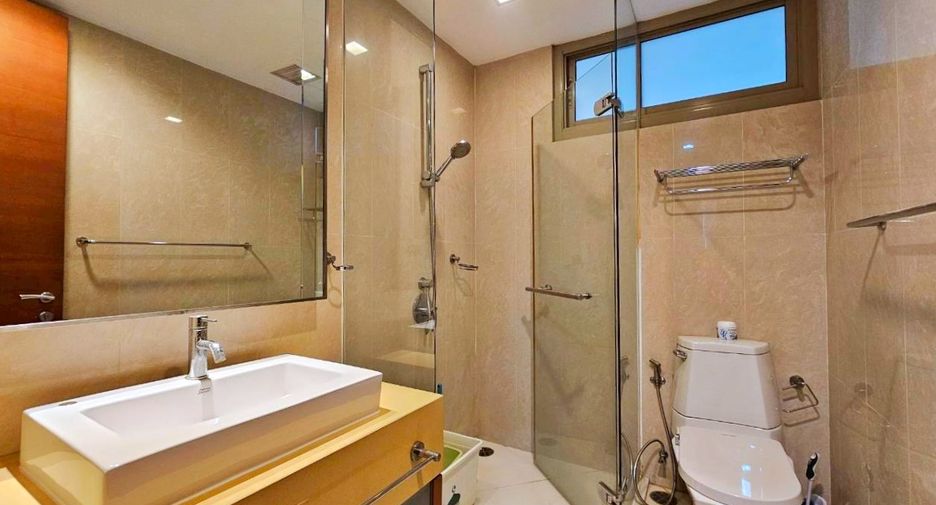 Condo en alquiler de 2 habitaciones en Khlong Toei, Bangkok