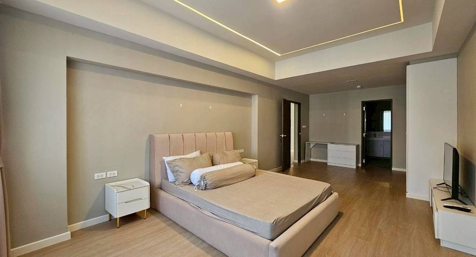 Condo en alquiler de 4 habitaciones en Khlong Toei, Bangkok
