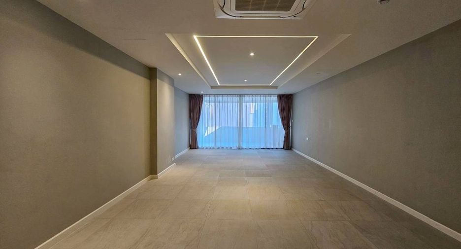 Condo en alquiler de 4 habitaciones en Khlong Toei, Bangkok