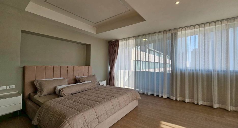 Condo en alquiler de 4 habitaciones en Khlong Toei, Bangkok