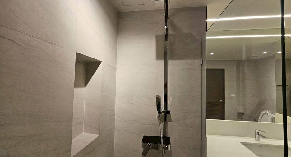 Condo en alquiler de 4 habitaciones en Khlong Toei, Bangkok