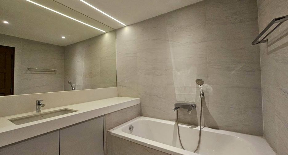 Condo en alquiler de 4 habitaciones en Khlong Toei, Bangkok