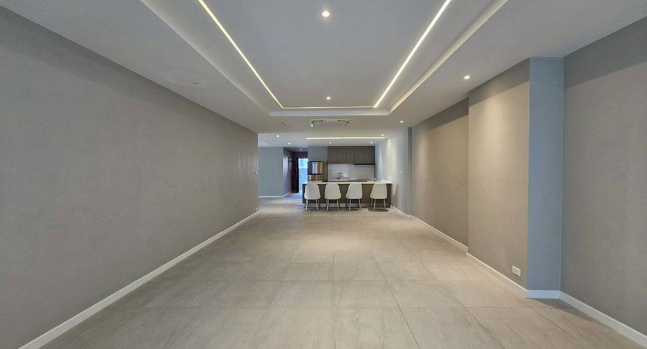 Condo en alquiler de 4 habitaciones en Khlong Toei, Bangkok