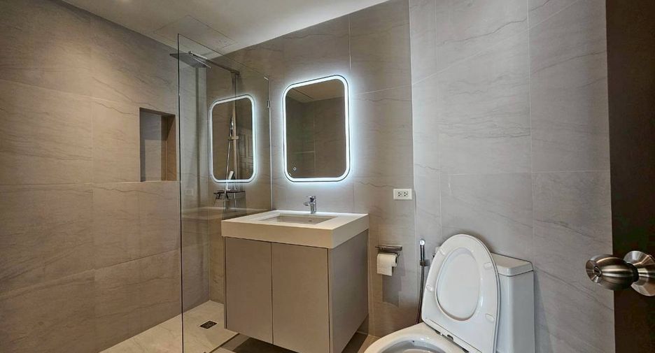 Condo en alquiler de 4 habitaciones en Khlong Toei, Bangkok