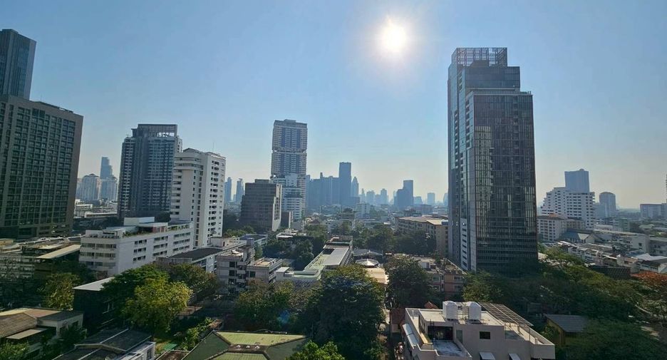 Condo en alquiler de 4 habitaciones en Khlong Toei, Bangkok
