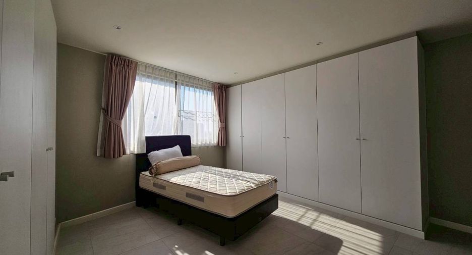 Condo en alquiler de 4 habitaciones en Khlong Toei, Bangkok