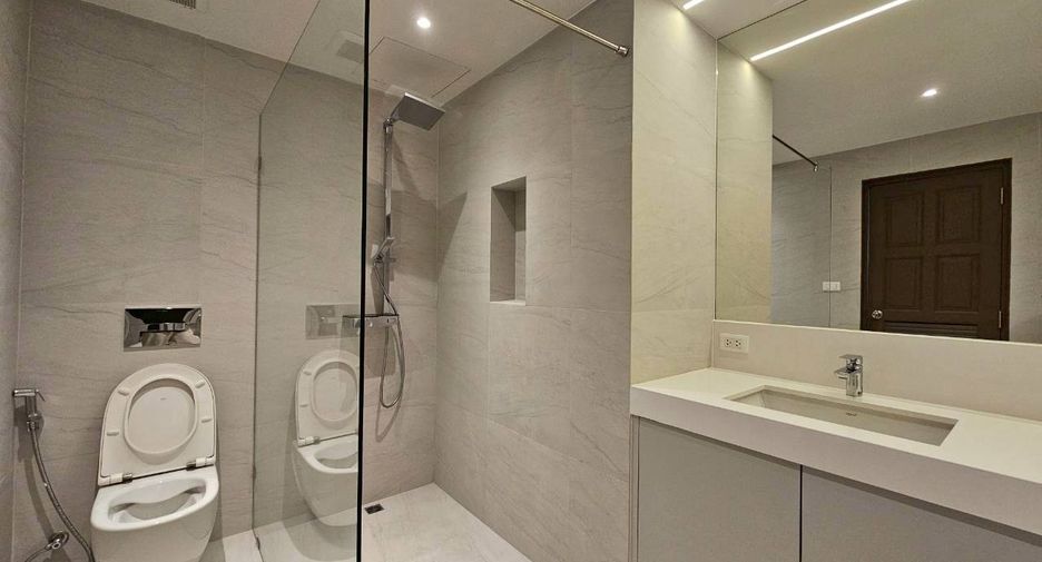 Condo en alquiler de 4 habitaciones en Khlong Toei, Bangkok