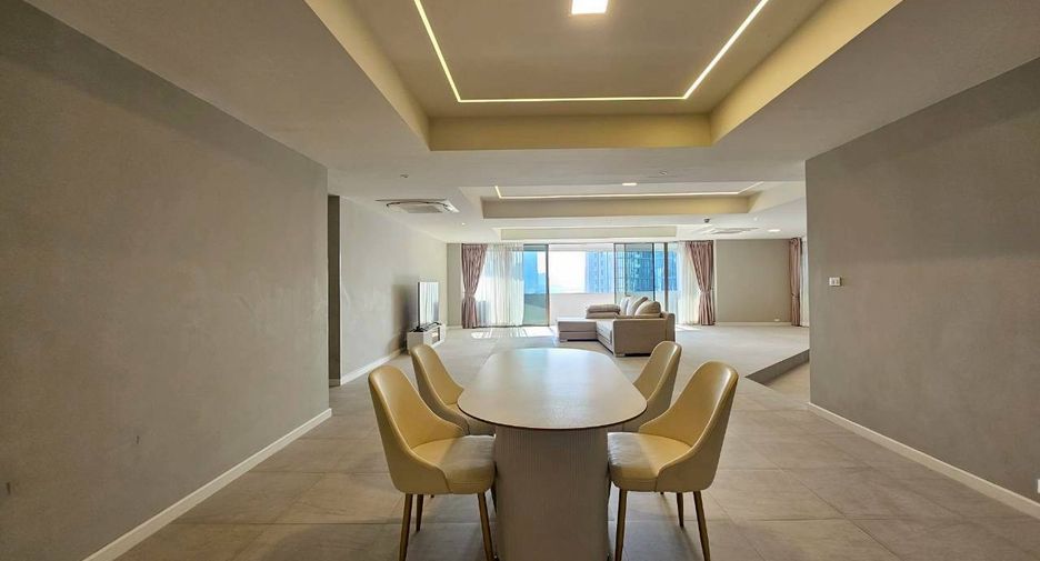 Condo en alquiler de 4 habitaciones en Khlong Toei, Bangkok