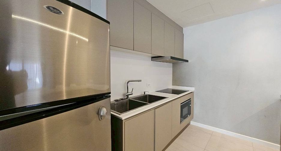 Condo en alquiler de 4 habitaciones en Khlong Toei, Bangkok