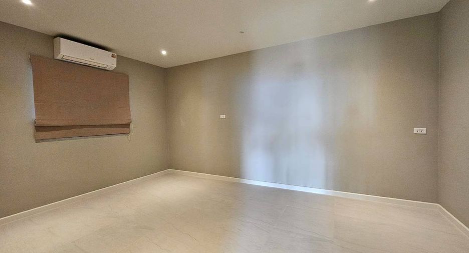 Condo en alquiler de 4 habitaciones en Khlong Toei, Bangkok