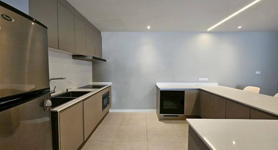 Condo en alquiler de 4 habitaciones en Khlong Toei, Bangkok