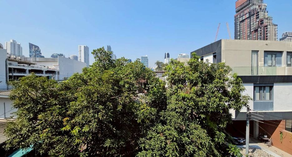 Haus zur Miete mit 2 Zimmer in Watthana, Bangkok