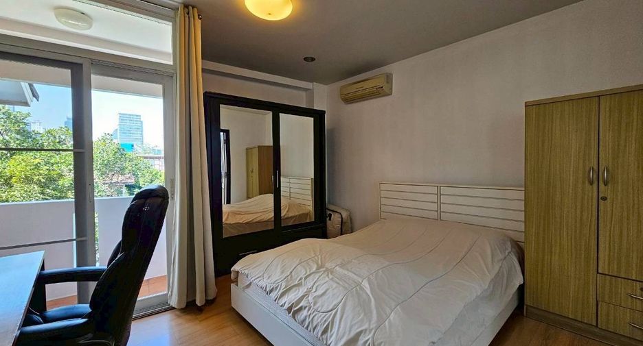 Haus zur Miete mit 2 Zimmer in Watthana, Bangkok