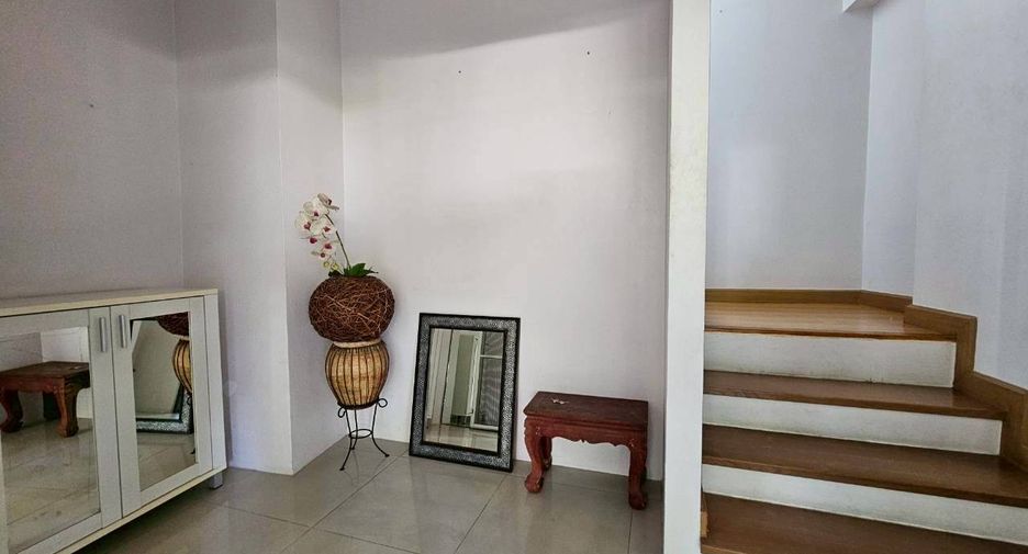 Haus zur Miete mit 2 Zimmer in Watthana, Bangkok