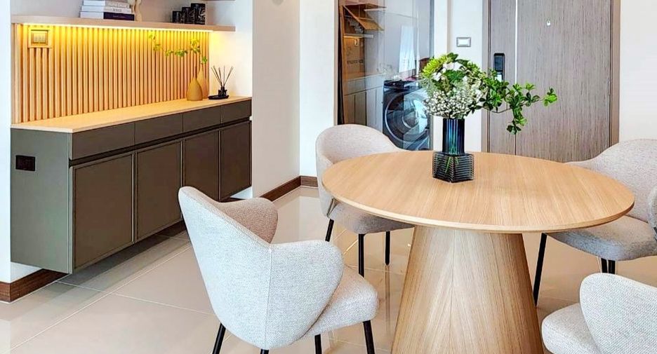 For rent 2 bedrooms condo in Watthana, Bangkok