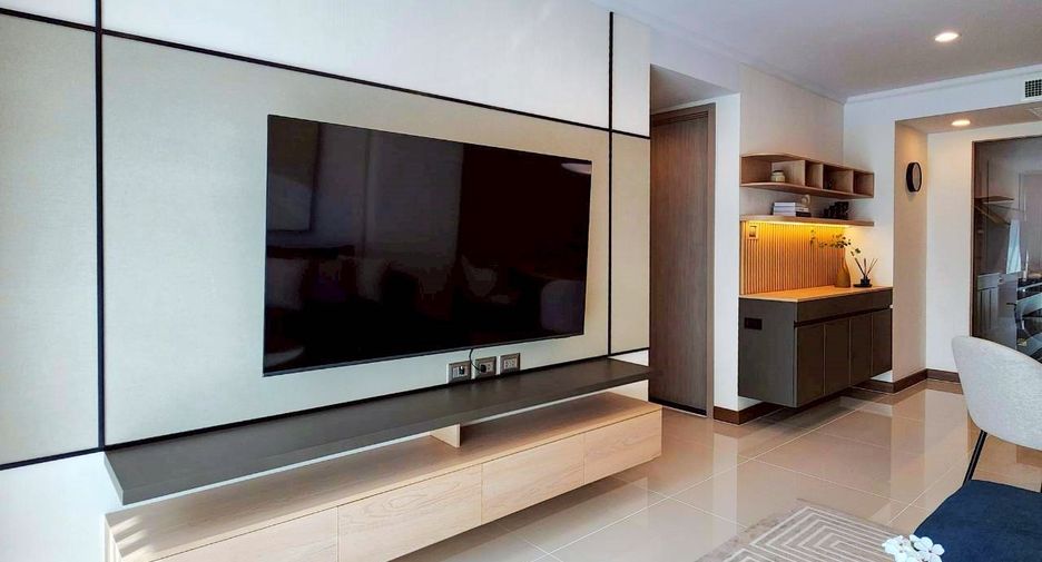 For rent 2 bedrooms condo in Watthana, Bangkok