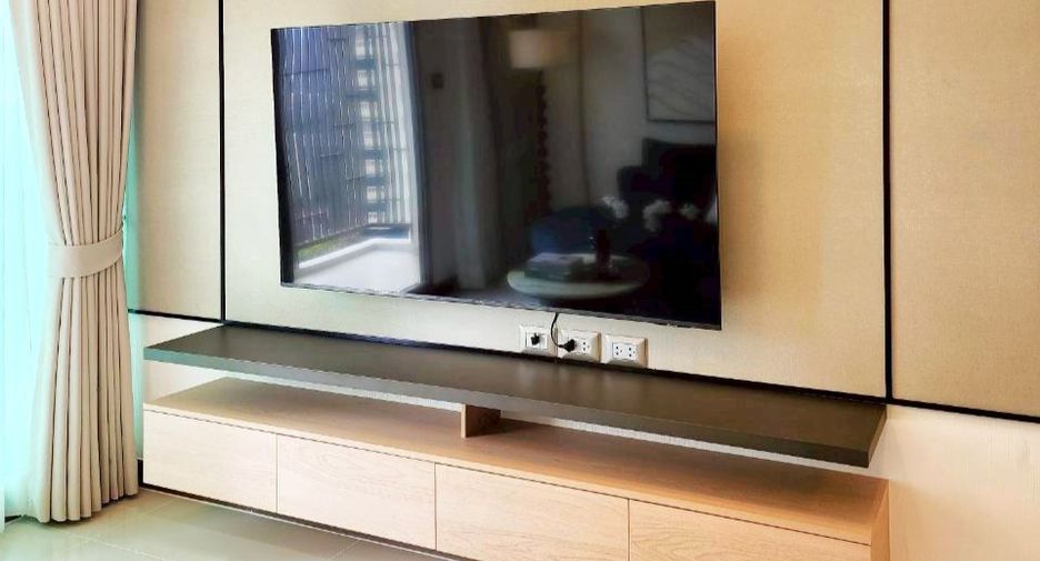 For rent 2 bedrooms condo in Watthana, Bangkok