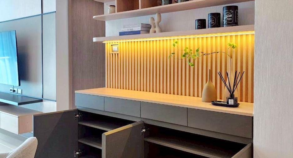 For rent 2 bedrooms condo in Watthana, Bangkok