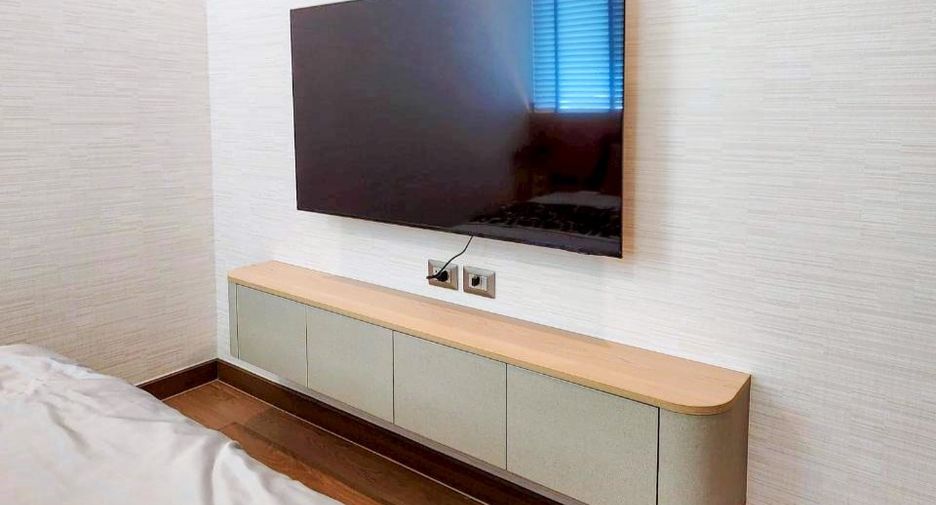 For rent 2 bedrooms condo in Watthana, Bangkok