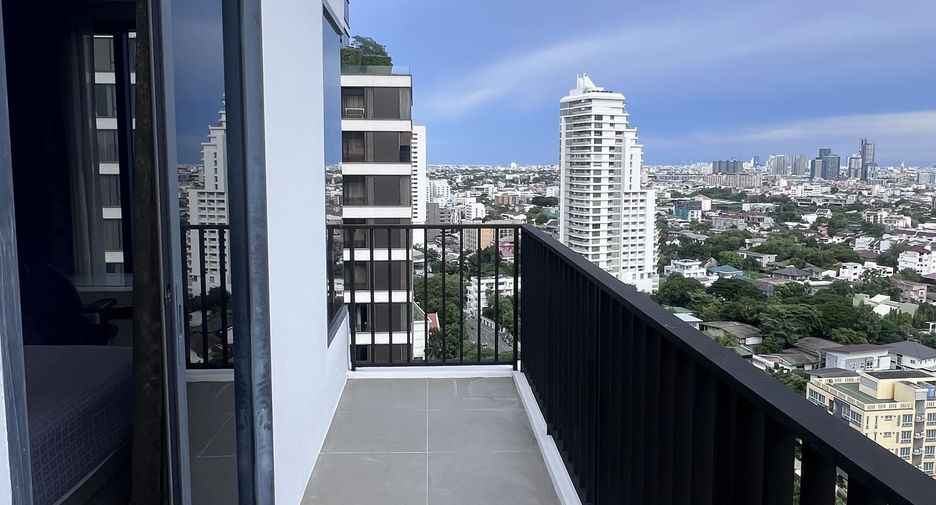 À louer et à vendre 2 chambres condo à Watthana, Bangkok