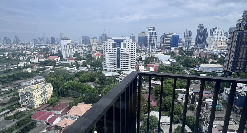 À louer et à vendre 2 chambres condo à Watthana, Bangkok