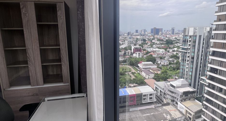 À louer et à vendre 2 chambres condo à Watthana, Bangkok