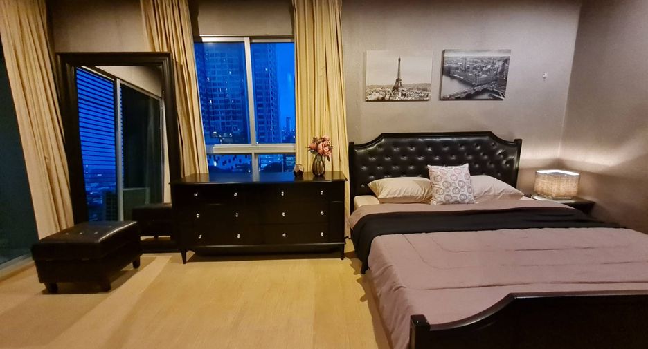 For rent 2 bedrooms condo in Khlong San, Bangkok