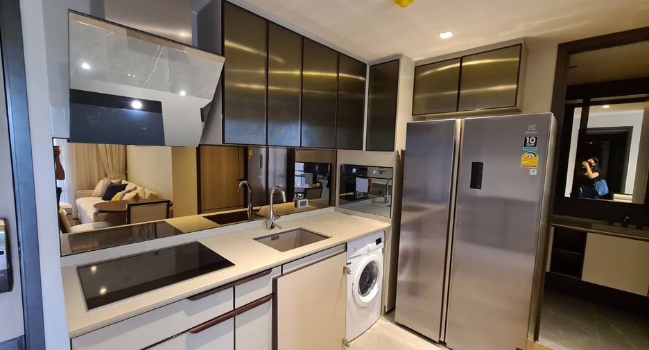 For rent 2 bedrooms condo in Watthana, Bangkok