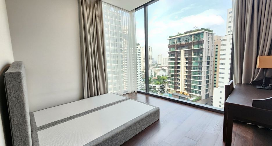 For rent 2 bedrooms condo in Khlong Toei, Bangkok