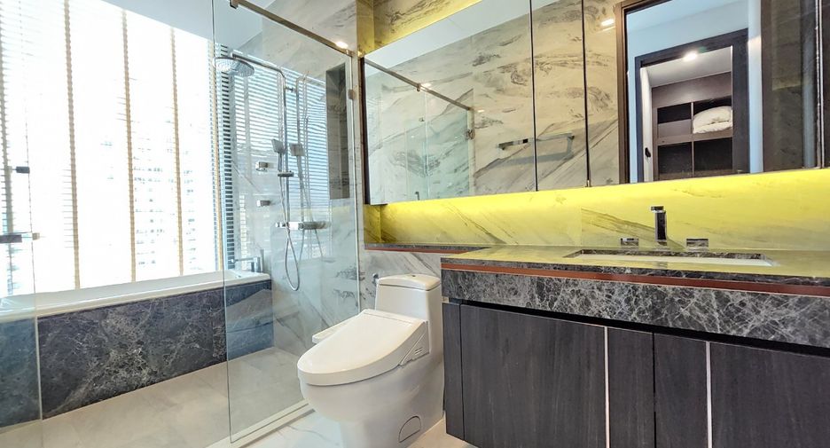 For rent 2 bedrooms condo in Khlong Toei, Bangkok