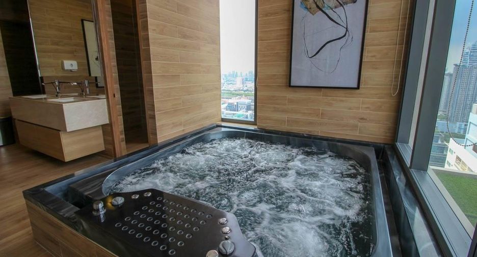 For rent 1 bed condo in Watthana, Bangkok