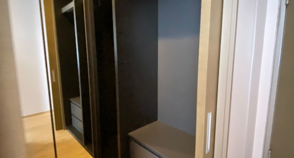 For rent 2 bedrooms condo in Sathon, Bangkok