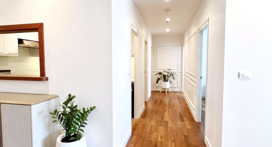 For rent 3 bedrooms condo in Watthana, Bangkok