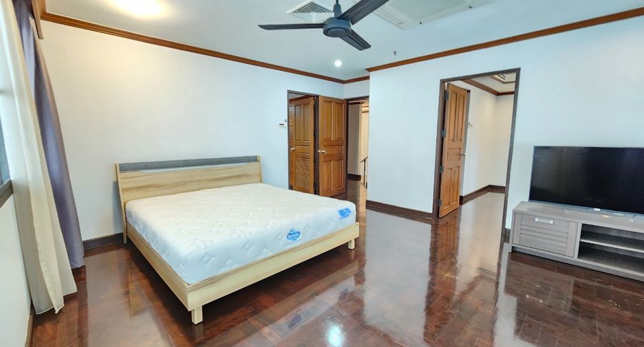 À louer 3 chambres condo à Khlong Toei, Bangkok